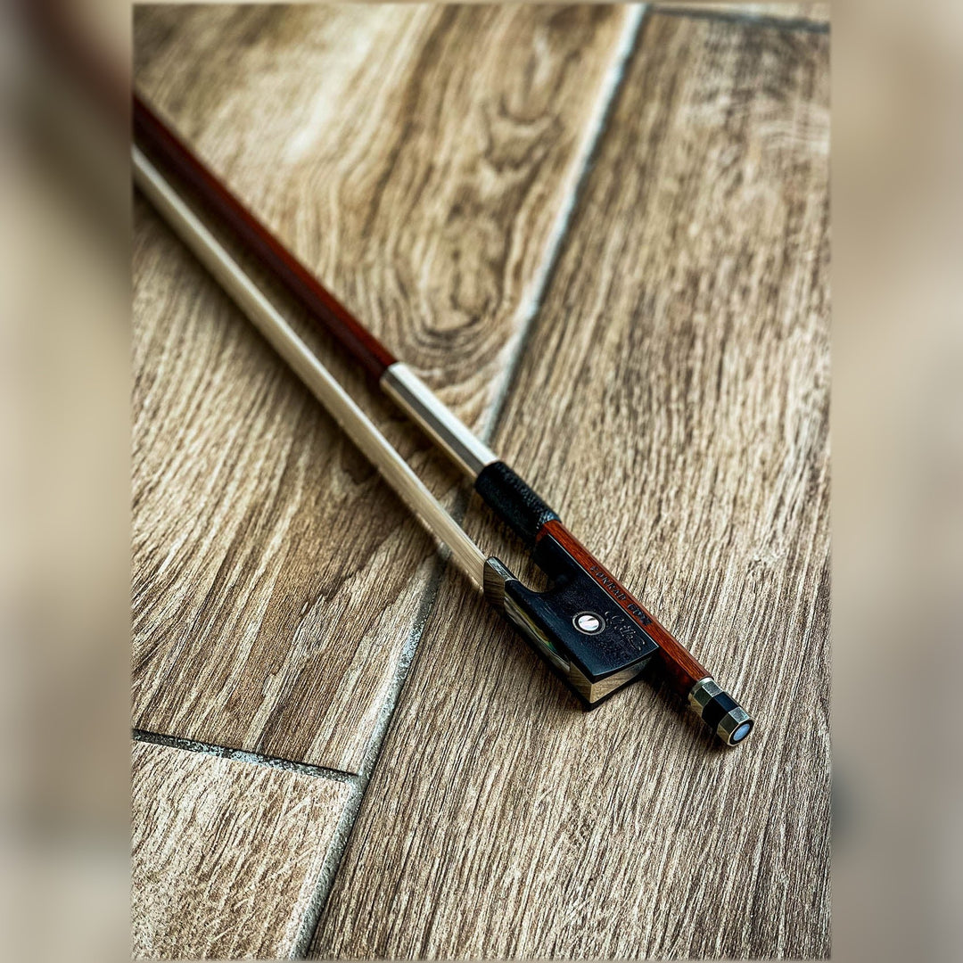 Götz Bogen für Violine 4/4, gutes Fernambuk, BO-70-4_4