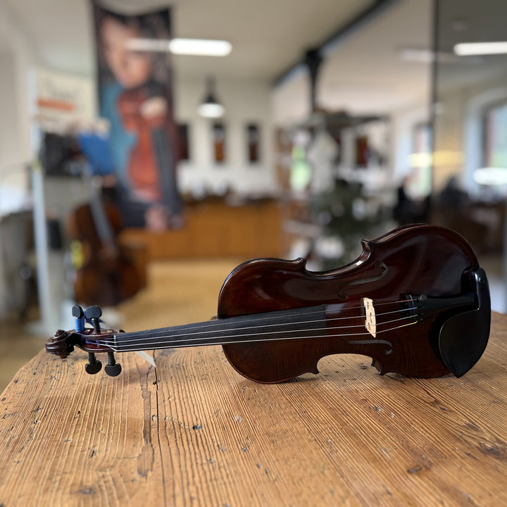 Götz Geigengalerie – Violine Einzelstück G70, Perspektive ohne Schild