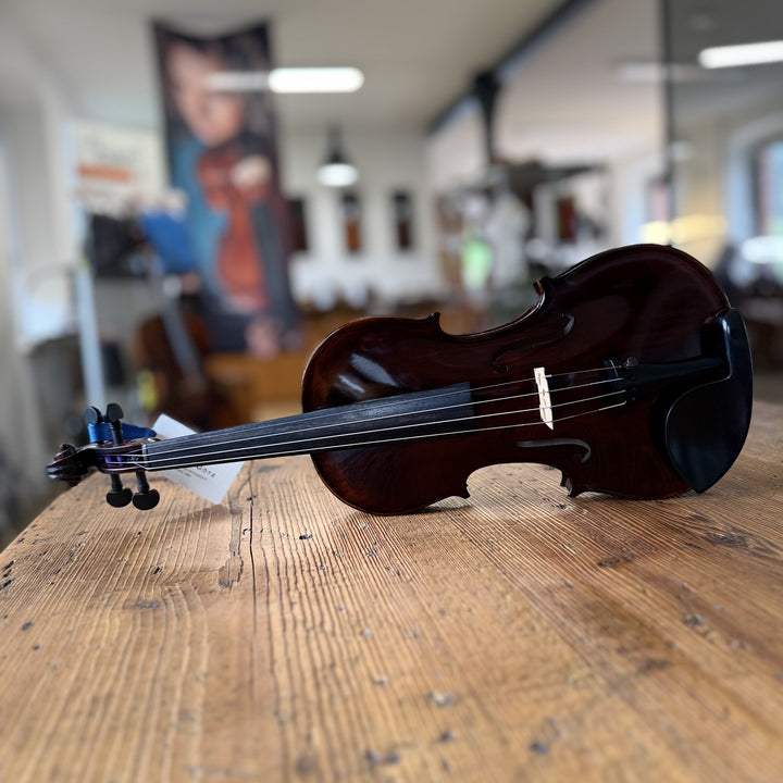 Götz Geigengalerie – Violine Einzelstück G71, Perspektive ohne Schild