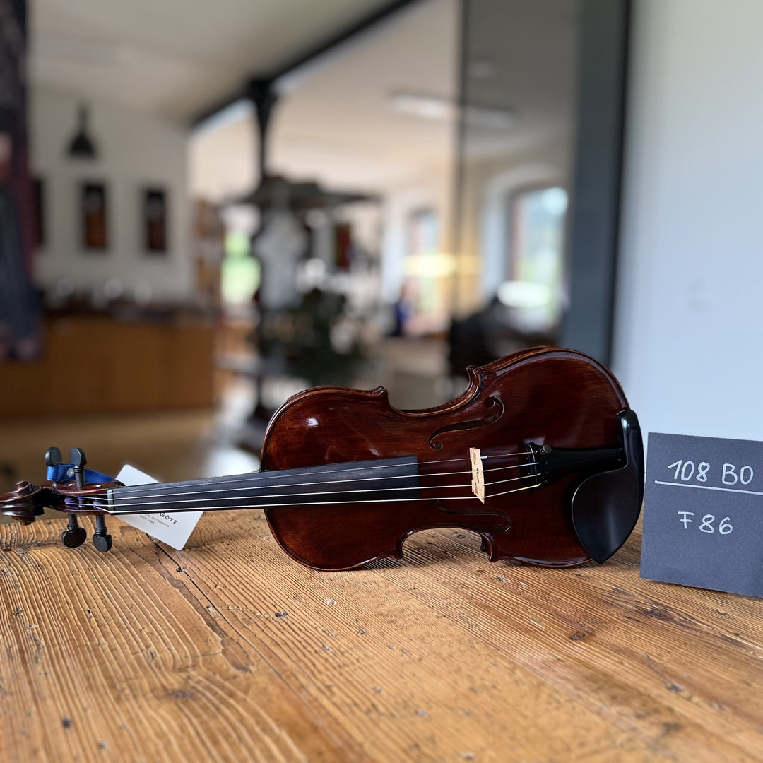 Götz Geigengalerie – Violine Einzelstück F86, Perspektive