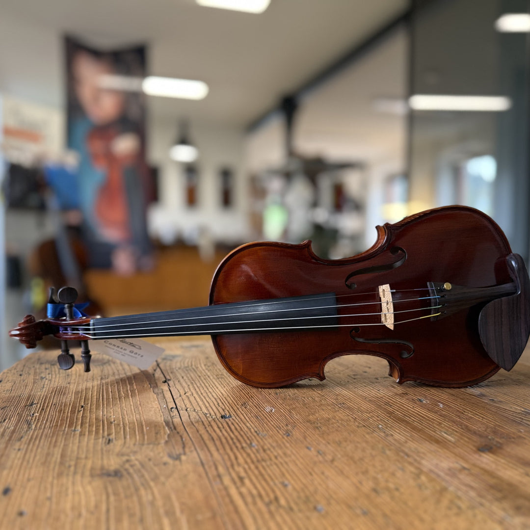 Götz Geigengalerie – Violine Einzelstück G1, Perspektive ohne Schild