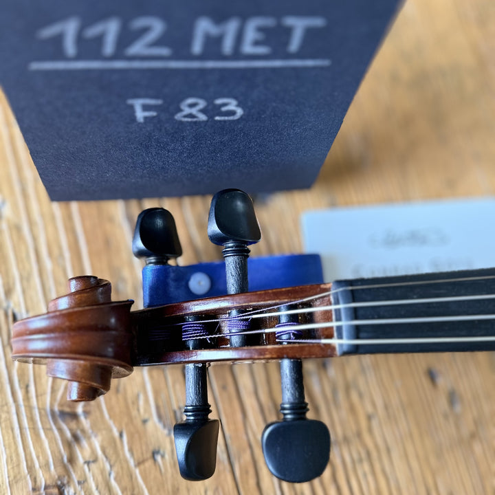 Götz Geigengalerie – Violine Einzelstück F83, Schnecke von oben