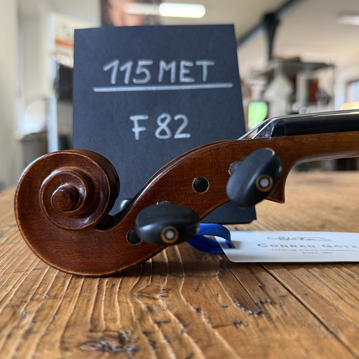 Götz Geigengalerie – Violine Einzelstück F82, Schnecke seitlich