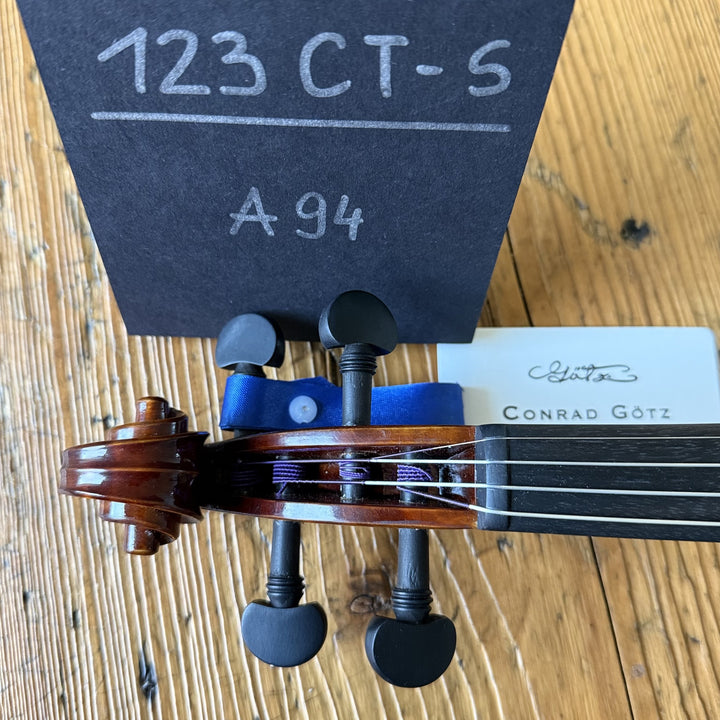 Götz Geigengalerie – Violine Einzelstück A94, Schnecke von oben