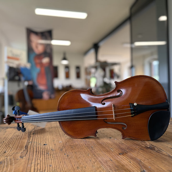 Götz Geigengalerie – Violine Einzelstück C77, Perspektive ohne Schild
