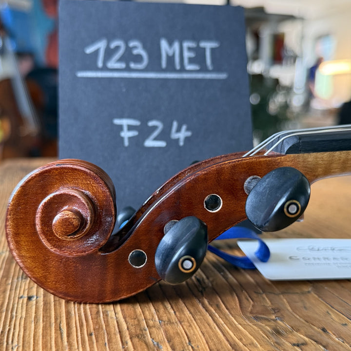 Götz Geigengalerie – Violine Einzelstück F24, Schnecke seitlich