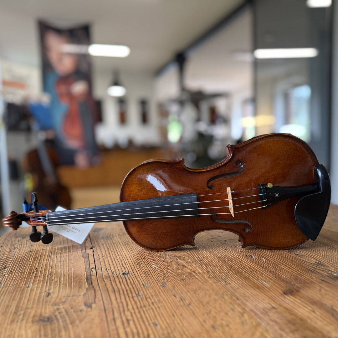 Götz Geigengalerie – Violine Einzelstück X42, Perspektive ohne Schild