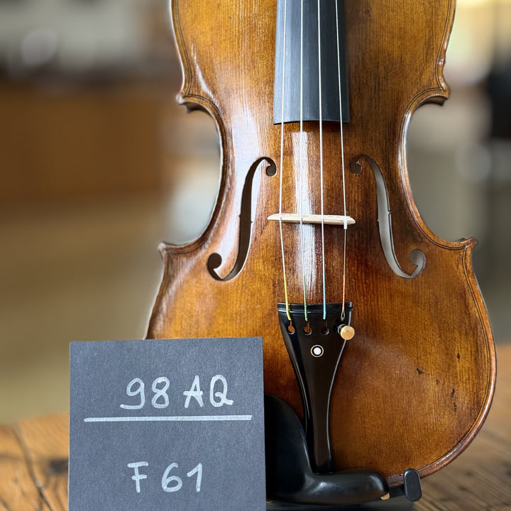 Götz Geigengalerie – Violine Einzelstück F61, Decke Detail