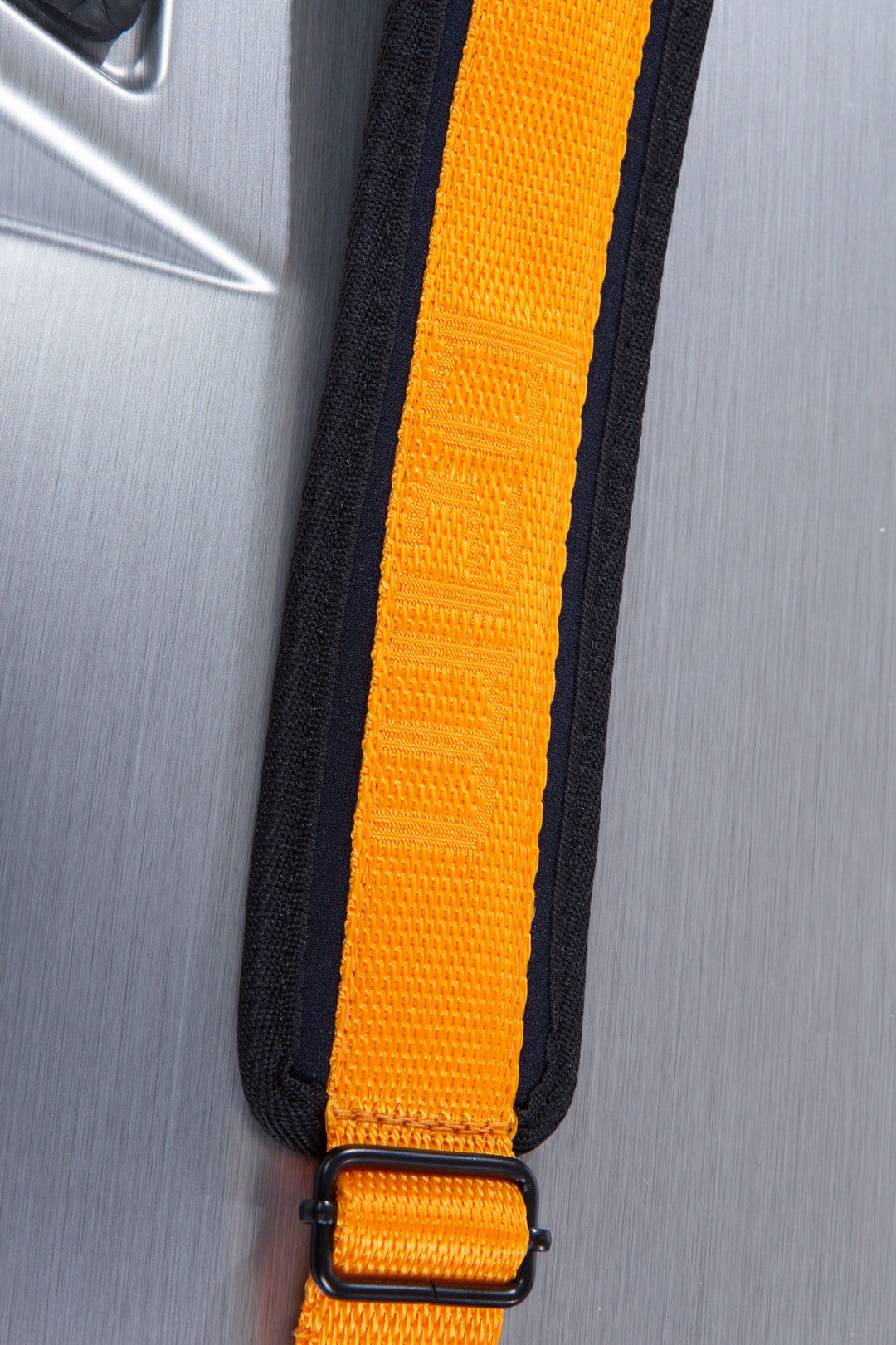 BAM DEF2201XL La Défense Hightech Oblong Viola Etui