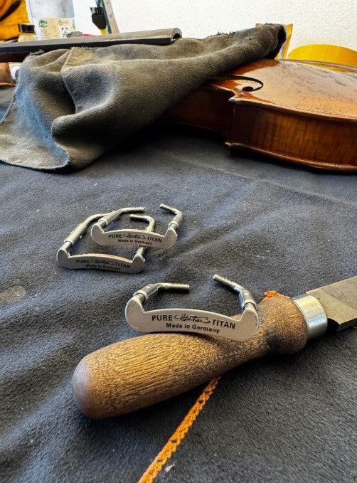Götz Pure Titan Kinnhalter Fitting geschlossen